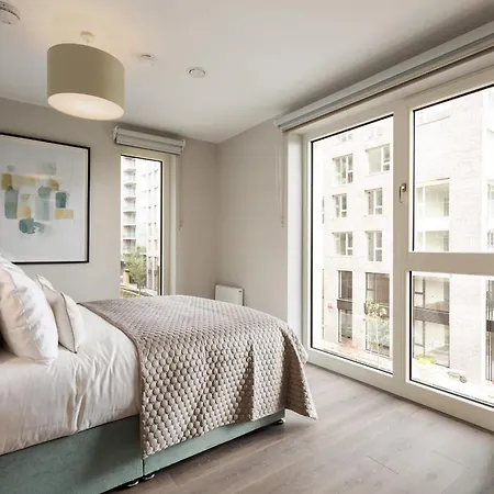 The Oslo One By At * Dublín